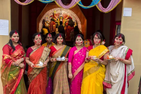 Women in saris