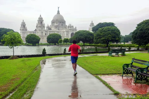 Morning jogger at Victoria Memorial