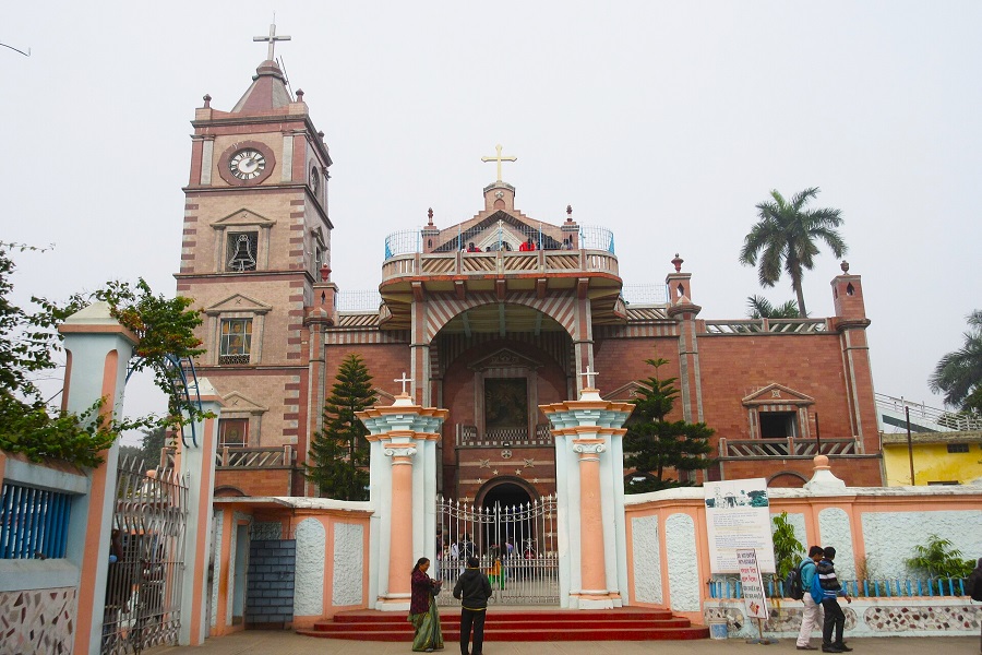 <p><em>The Basilica of the Holy Rosary commonly known as Bandel Church is one of the oldest Christian churches in West Bengal, India</em>. <em>(Picture by Surojit Das, Wikimedia Commons)</em></p>